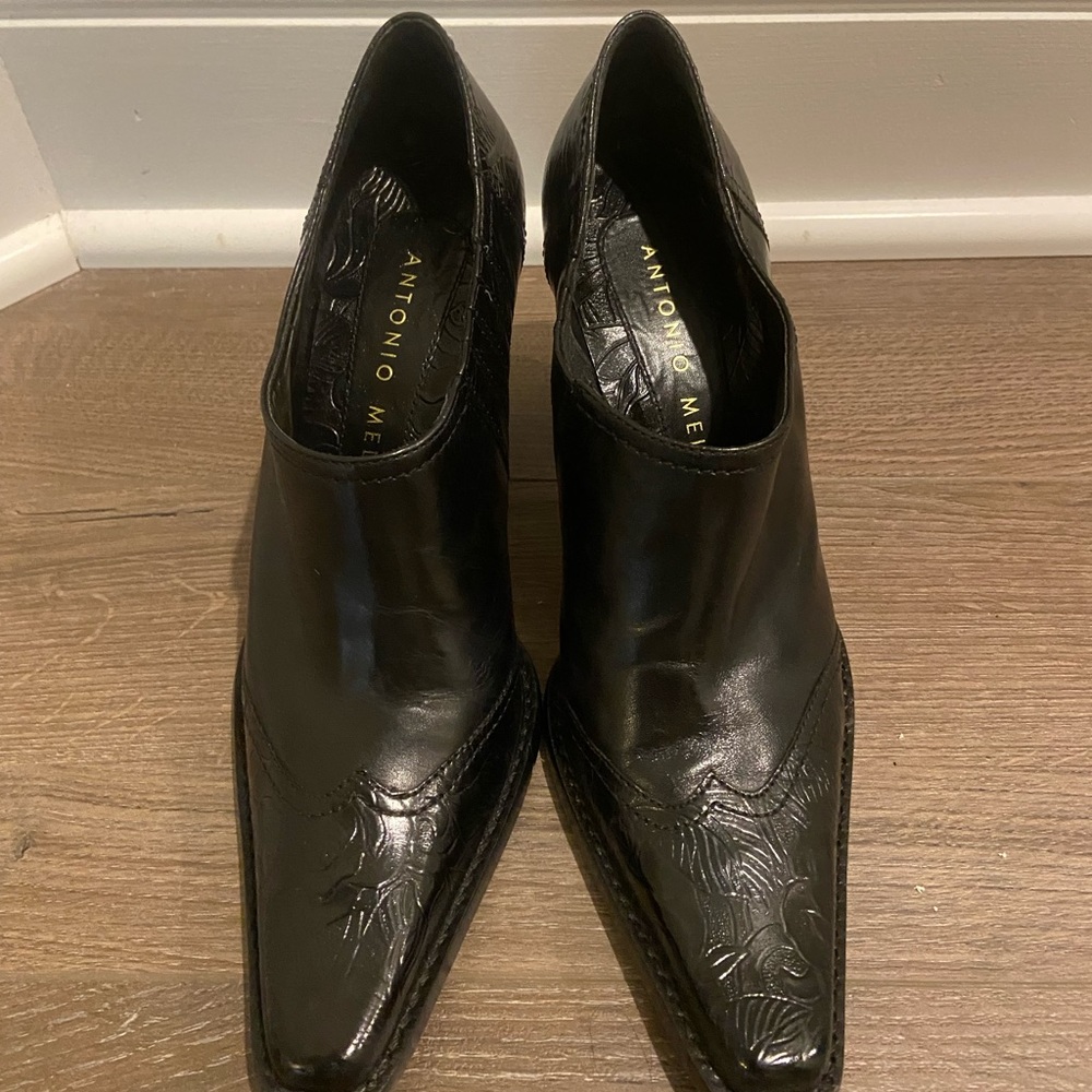 Antonio Melani, size 7m black booties. Heel 3.5
